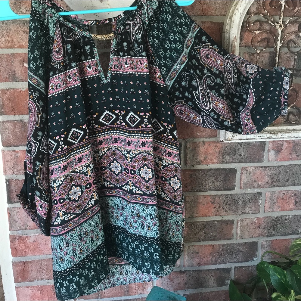 NEVER WORN open shoulder top!